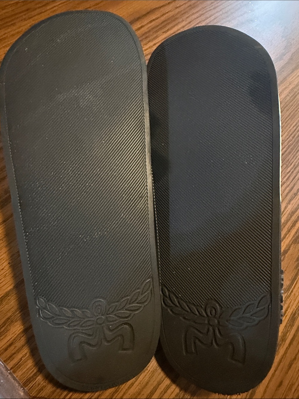Women’s MCM white slides - Picture 3 of 6